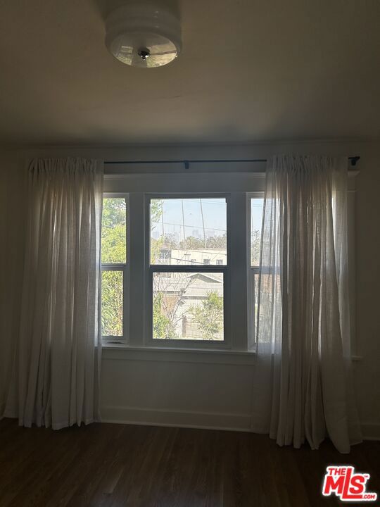543 S Chicago Street, Los Angeles CA: https://media.crmls.org/mediaz/00131e3e-a812-45c9-9810-302e8ccad16e.jpg