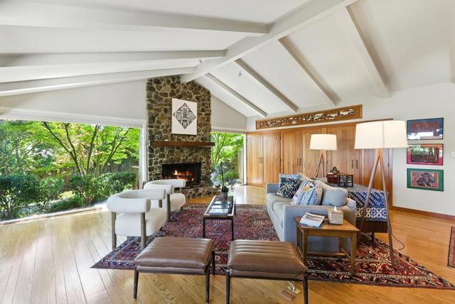 3795 Ralston Avenue, Hillsborough CA: https://media.crmls.org/mediaz/00132a81-b330-4d26-a5fb-016eb85f59d6.jpg