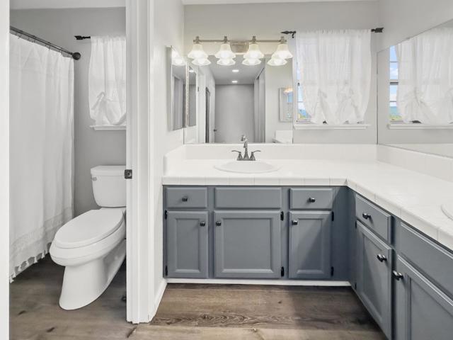 1616 Brentwood Lane, Gilroy CA: https://media.crmls.org/mediaz/0013849c-8baf-434b-b265-e110b668e67a.jpg