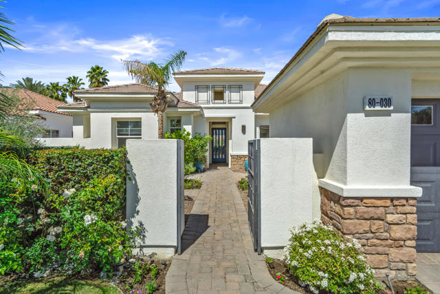 80030 Via Valerosa, La Quinta CA: https://media.crmls.org/mediaz/0013d515-53fc-4ed7-85d4-6eab46a9e25a.jpg