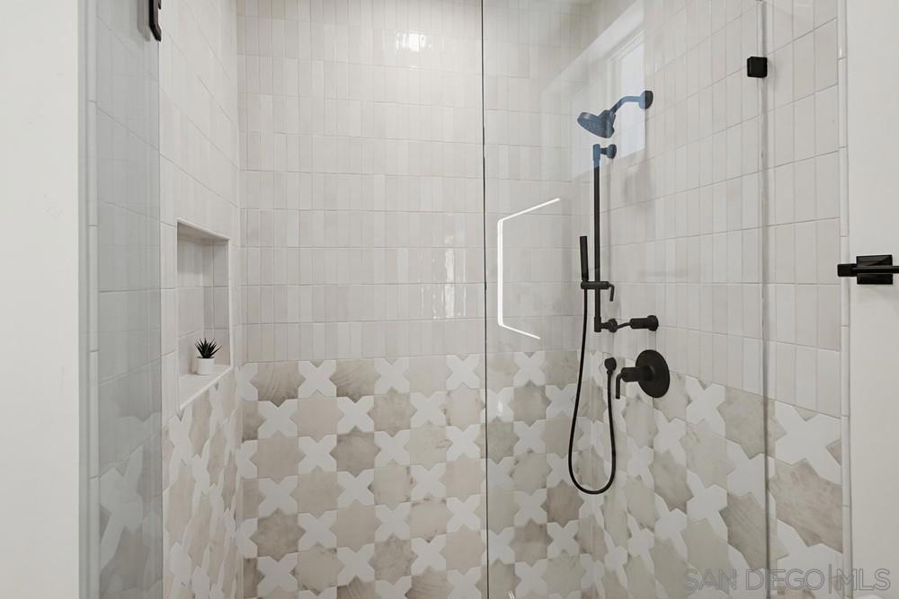 https://media.crmls.org/mediaz/0013f48c-5dd9-4227-aa47-e1a3b3bfce6c.jpg?preset=X-Large