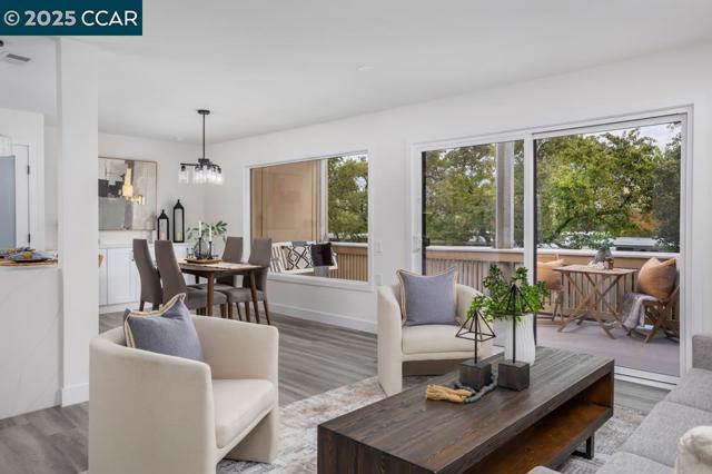 1132 Running Springs Rd, Walnut Creek CA: https://media.crmls.org/mediaz/0014223f-69b1-4517-a639-77486f414c02.jpg