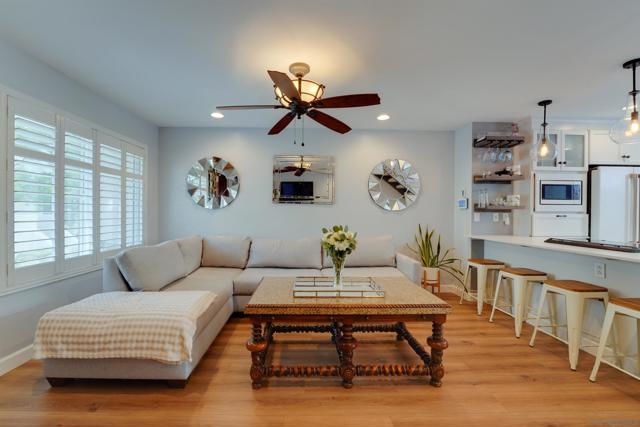 8490 Via Sonoma, La Jolla CA: https://media.crmls.org/mediaz/00155daf-2acc-4b5f-a89a-5e6221454903.jpg