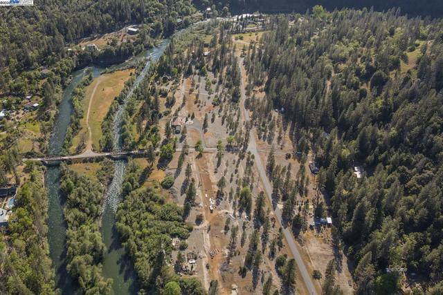430 Bridge Rd, Douglas City CA: https://media.crmls.org/mediaz/0015cb13-66d5-4b32-b608-f860a4025ac2.jpg