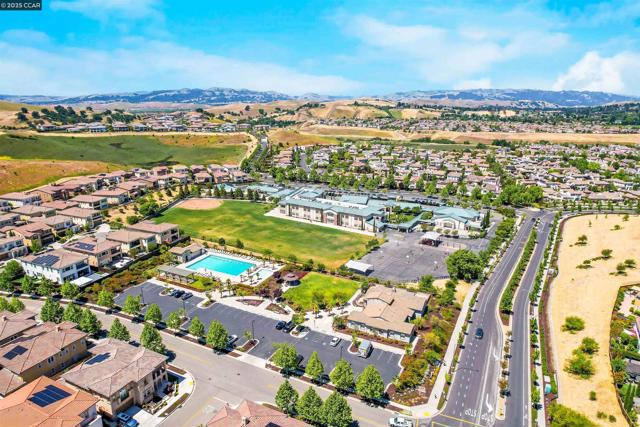 5152 Bengali St, Danville CA: https://media.crmls.org/mediaz/0015d6fe-a341-424d-b13c-ab466ebda90b.jpg