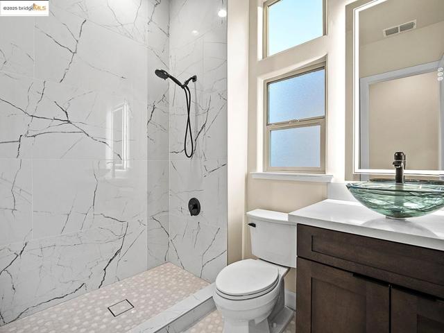 1816 Stone House LN, Lincoln CA: https://media.crmls.org/mediaz/0015f21a-a949-49fe-8f22-1a8a082828df.jpg