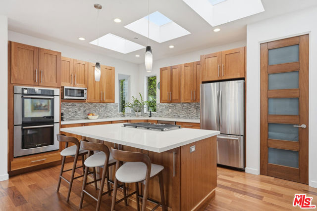 512 Irena Avenue, Redondo Beach, California 90277, 5 Bedrooms Bedrooms, 0 ,3 BathroomsBathrooms,Residential,For Sale,Irena,0,26860787