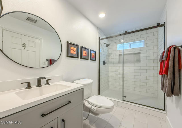 768 Brossard Drive, Thousand Oaks CA: https://media.crmls.org/mediaz/0016b8ef-9116-42e2-bac8-6917136a4fde.jpg