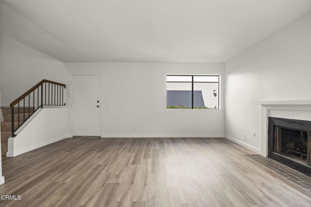 Detail Gallery Image 6 of 34 For 1466 San Simeon Ct #4,  Ventura,  CA 93003 - 2 Beds | 1/1 Baths