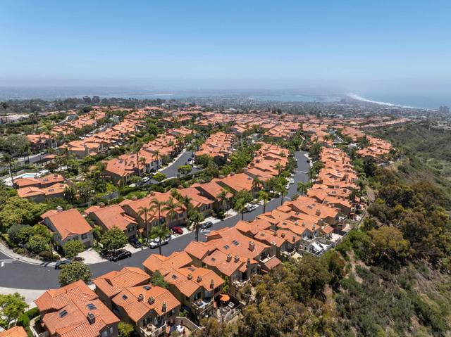 1466 Caminito Solidago, La Jolla CA: https://media.crmls.org/mediaz/001774df-02d0-4d15-acaf-d710f82e2155.jpg