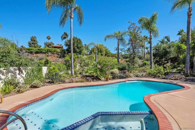 13414 Calle Colina, Poway CA: https://media.crmls.org/mediaz/001776fa-2128-4512-9bd2-9a1b59d74098.jpg