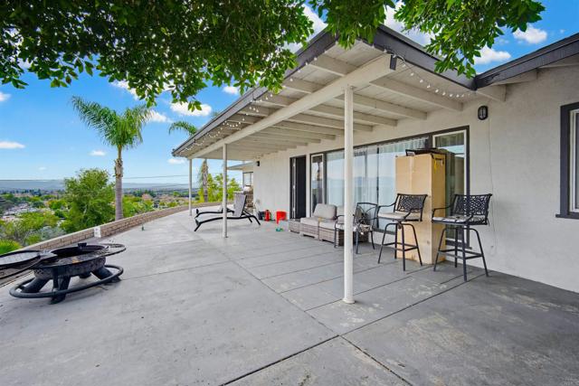 Detail Gallery Image 3 of 35 For 304 Edgerton, San Bernardino,  CA 92405 - 4 Beds | 3 Baths