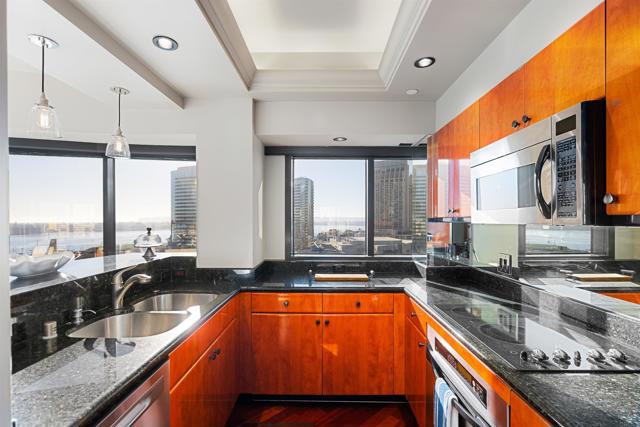 200 Harbor Dr, San Diego CA: https://media.crmls.org/mediaz/0018cef6-89f3-4316-b82f-528b9a65c74f.jpg