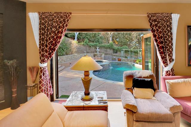 8451 Goldenrod Circle, Gilroy CA: https://media.crmls.org/mediaz/001924bc-0b06-491b-ae1d-3bb742ff6fb4.jpg