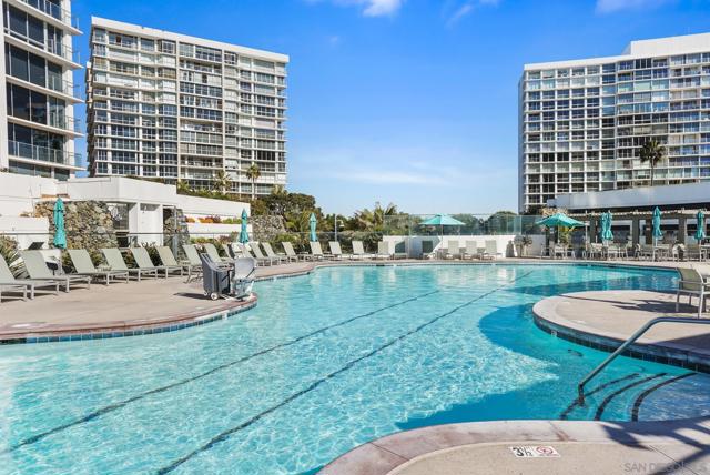 1780 Avenida Del Mundo, Coronado CA: https://media.crmls.org/mediaz/001949f3-4119-40f2-85fa-99e0df311bee.jpg