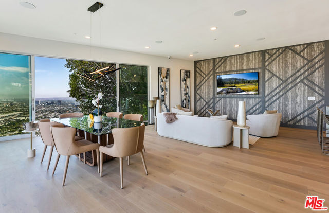 8654 Hollywood Boulevard, Los Angeles CA: https://media.crmls.org/mediaz/001997ef-92fe-452e-a051-49ea17acc057.jpg