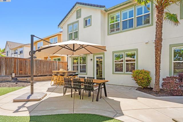 1736 Cottswald St, Danville CA: https://media.crmls.org/mediaz/001a2362-7c71-4bde-8784-9f6203eac341.jpg