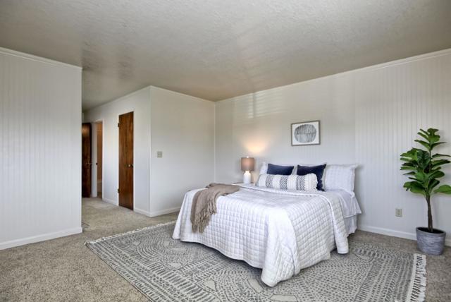 141 Joes Lane, Hollister CA: https://media.crmls.org/mediaz/001bb09a-2224-4710-bae7-64e0c63aeff9.jpg