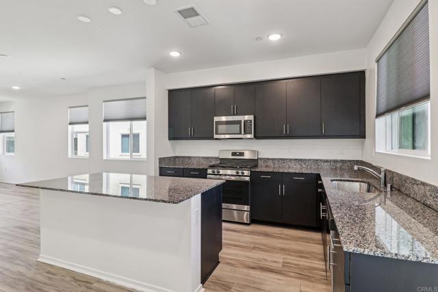 Image 10 of 50 For 5265 Beachfront Cove Street