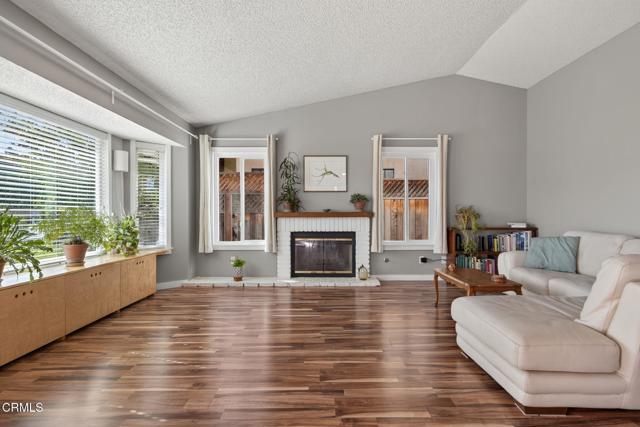 11881 Silver Spur Street, Ojai CA: https://media.crmls.org/mediaz/001bd767-c544-4ba0-8831-b38c2e1973b6.jpg