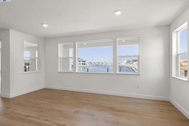 Image 6 of 17 For 11 Grey Whale Place