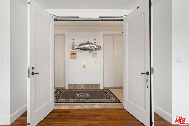 1 W Century Drive, Los Angeles CA: https://media.crmls.org/mediaz/001c840f-f858-4540-b276-d44d3ddbf9b4.jpg