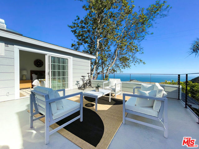 26343 Lockwood Road, Malibu CA: https://media.crmls.org/mediaz/001cc0d0-d4d7-4a81-a139-536930e660e7.jpg
