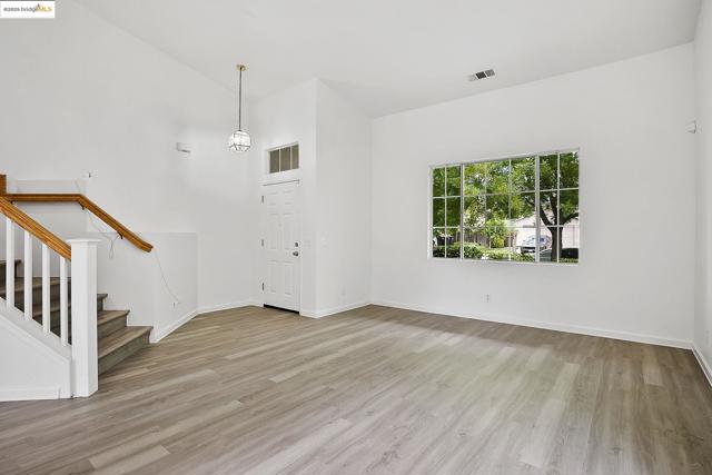 Image 4 of 29 For 4019 Villa Gomez Ln