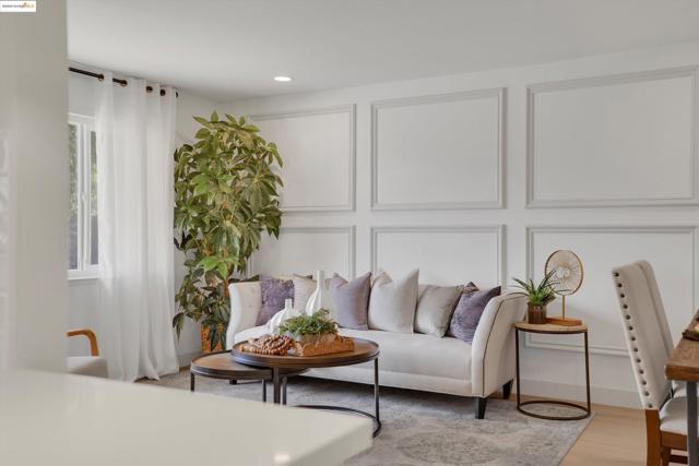 946 Notre Dame Ave, Concord CA: https://media.crmls.org/mediaz/001d34c0-bfe1-4c7c-93da-75384ac40a01.jpg