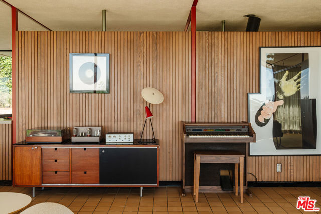 Drew Fenton | 1811 Bel Air Road Los Angeles CA | MLS: 7411913 Drew Fenton | 1811 Bel Air Road Los Angeles CA | MLS: 7411913