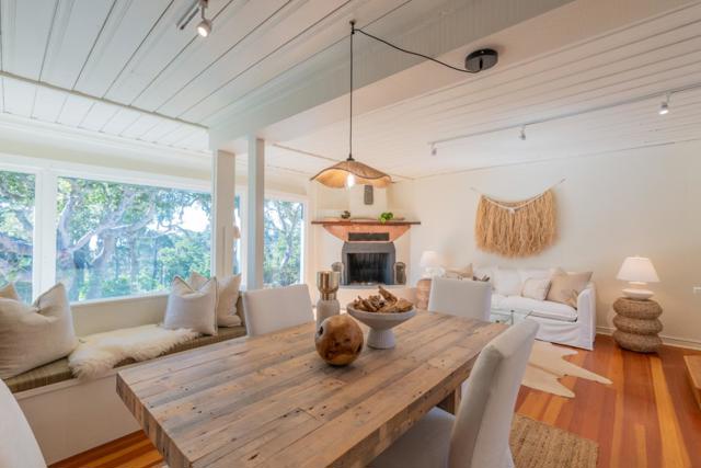 95 Corona Way, Carmel CA: https://media.crmls.org/mediaz/001e3727-cad6-4e65-a561-59eb1ff4dae8.jpg
