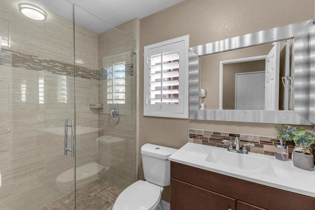 44310 Villeta Drive, La Quinta CA: https://media.crmls.org/mediaz/001e72d1-702b-4050-b901-1d9f3e77a400.jpg