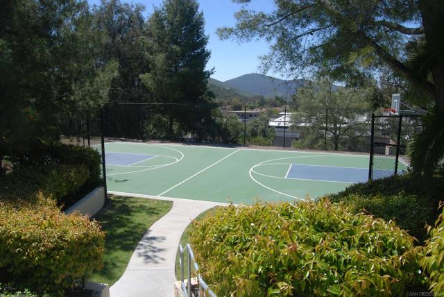 16071 Sun Summit Pt, San Diego CA: https://media.crmls.org/mediaz/001e93c4-a081-457b-b601-2a04c97dce30.jpg