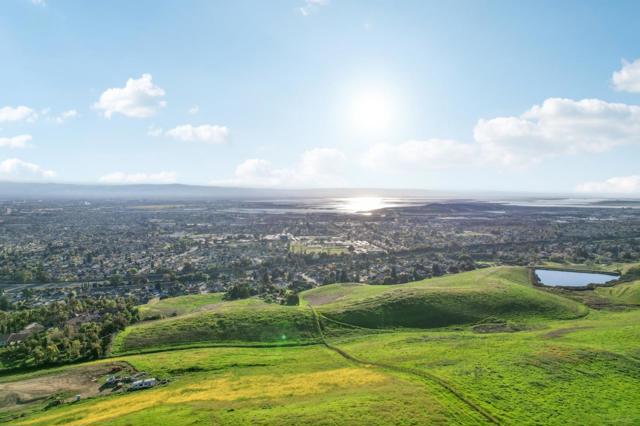 1339 Terra Vista Court, Milpitas CA: https://media.crmls.org/mediaz/001f04e7-c70c-4ba0-9506-de5d08daf1e8.jpg