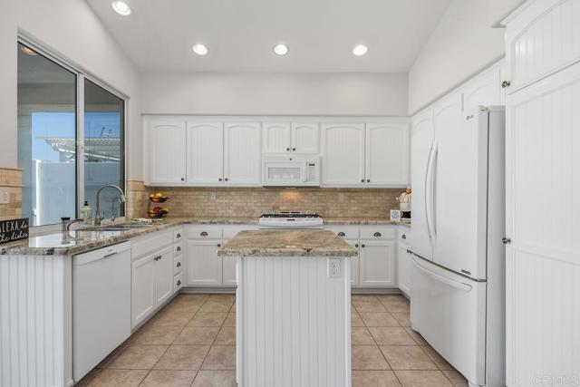 Detail Gallery Image 13 of 57 For 4238 Lindos Way, Oceanside,  CA 92056 - 2 Beds | 2 Baths