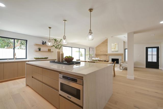 Detail Gallery Image 9 of 47 For 2465 Garfield St, Carlsbad,  CA 92008 - 4 Beds | 4/2 Baths