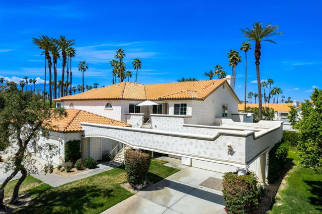 291 Vista Royale W Circle, Palm Desert CA: https://media.crmls.org/mediaz/001fc425-923b-47e8-aac8-73f6d62cf2ff.jpg