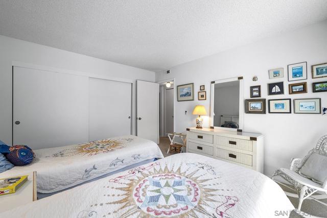 85 Catspaw Cpe, Coronado CA: https://media.crmls.org/mediaz/0020852c-0d27-4a12-924c-7823e9df2048.jpg