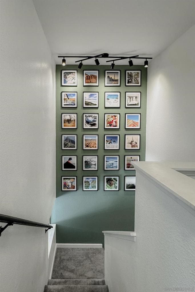 MLS #250033095SD img 19