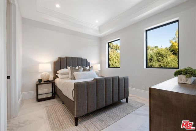4351 Vanalden Avenue, Tarzana CA: https://media.crmls.org/mediaz/0020d052-3c57-4cf3-8bd2-885c621b86f2.jpg
