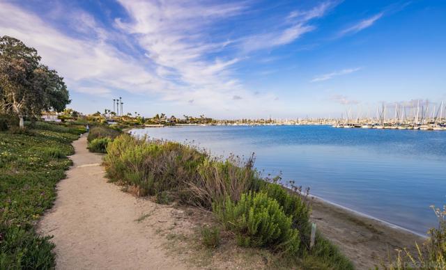 755 Rosecrans St, San Diego CA: https://media.crmls.org/mediaz/0021d66d-15cb-4d5c-9659-c9fe95e84699.jpg