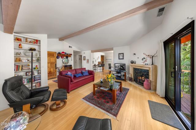 521 E Anapamu Street, Santa Barbara CA: https://media.crmls.org/mediaz/0022195b-986a-43de-84d3-e975796ccf0f.jpg