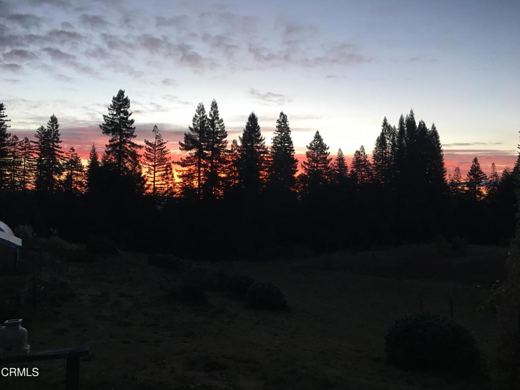 https://media.crmls.org/mediaz/00221f83-9278-4985-a6e6-e96a3732dec2.jpg?preset=X-Large