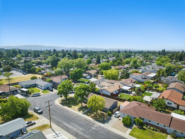 1693 Greentree Drive, Concord CA: https://media.crmls.org/mediaz/0022357c-7764-49d5-98ee-6a4a4a4e5783.jpg