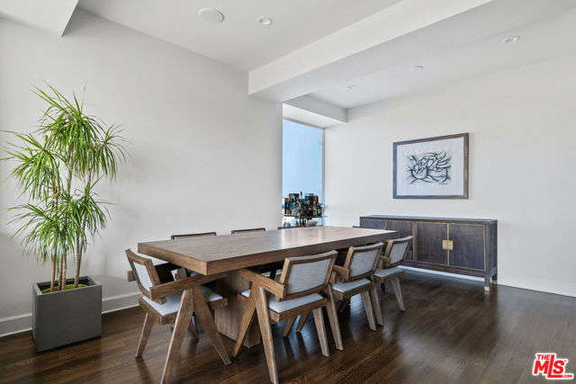 2220 Avenue Of The Stars, Los Angeles CA: https://media.crmls.org/mediaz/00224e3b-975e-4c22-b1eb-1afa9702bf82.jpg