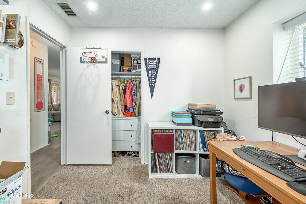 https://media.crmls.org/mediaz/0022bed9-5e12-441a-85ad-de1f6b5e3579.jpg?preset=X-Large