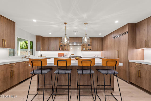 31652 Blue Meadow Lane, Westlake Village CA: https://media.crmls.org/mediaz/002387d3-11d5-413d-a10c-6d8ab0980b21.jpg