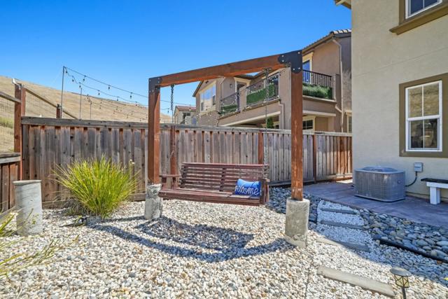 29732 Cantera Drive, Hayward CA: https://media.crmls.org/mediaz/00240b45-a657-4ae2-acf0-71d305febef4.jpg