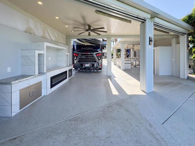 80394 Avenue 48, Indio CA: https://media.crmls.org/mediaz/002447ca-7802-4a7c-9b14-dbb39f2458b7.jpg