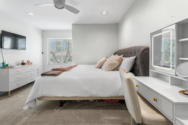 Image 34 of 68 For 72915 Deer Grass Drive